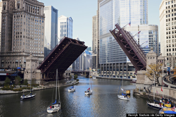 USA, Illinois, Chicago, Michigan Avenue bridge