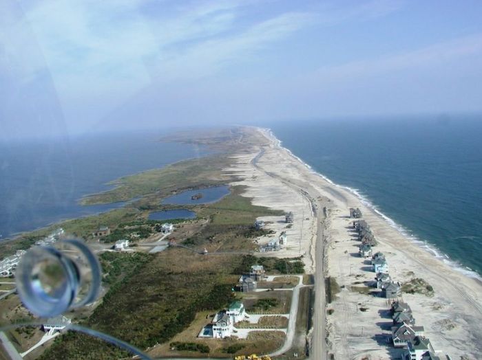 Highway NC 12 langs de Outer Banks in North Carolina. © Raleigh Ecological Services Field Office