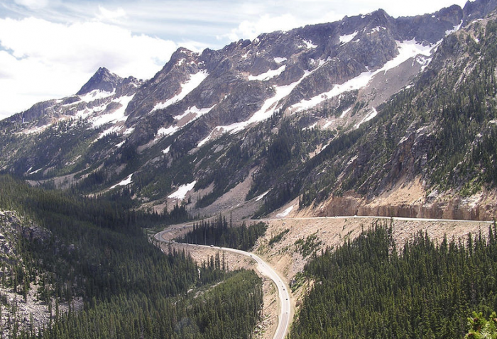 North Cascades Loop in Washington. © thinkstock